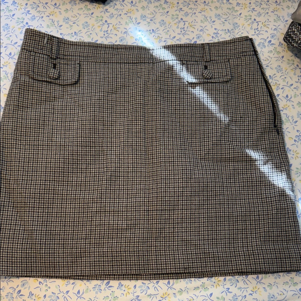 Banana Republic Black and White Mini Skirt